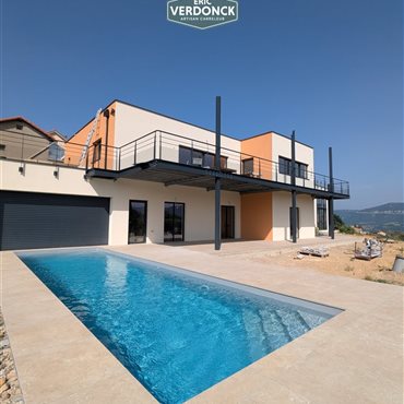 Aménagement d'une terrasse et piscine avec pose d'un carrelage 80x80 - Millau, Aveyron