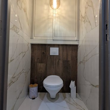 Pose de faiences, carrelage pour salle de bain et toilettes, à Millau en Aveyron par Eric Verdonck