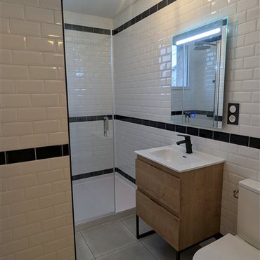 Pose de faiences, carrelage pour salle de bain et toilette, à Millau en Aveyron par Eric Verdonck