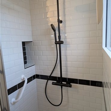 Pose de faiences, carrelage pour salle de bain et toilette, à Millau en Aveyron par Eric Verdonck